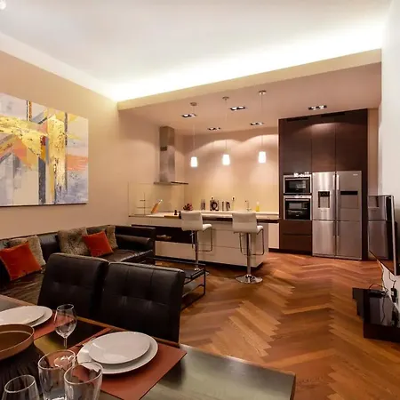 Deluxe Address Downtown Апартаменты *