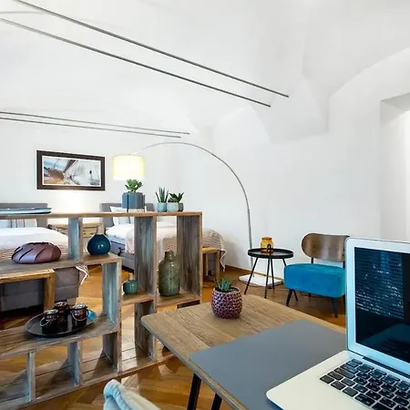Deluxe Address Downtown Апартаменты Любляна