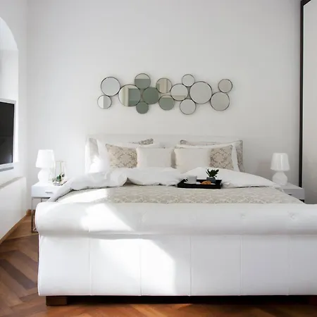 Deluxe Address Downtown Apartmán Lublaň
