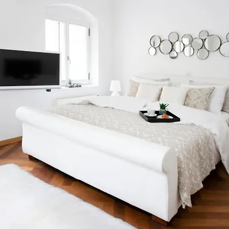 Deluxe Address Downtown Апартаменты Любляна