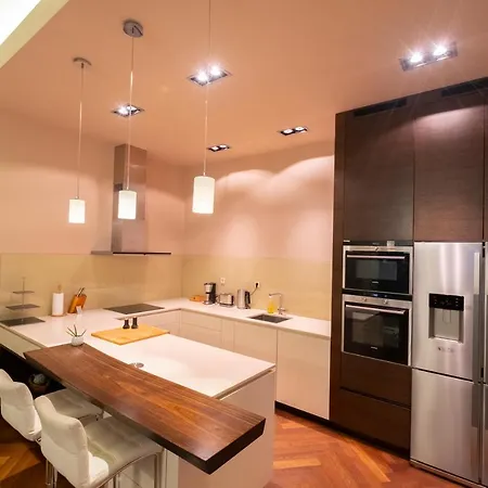 Deluxe Address Downtown Apartamento Liubliana